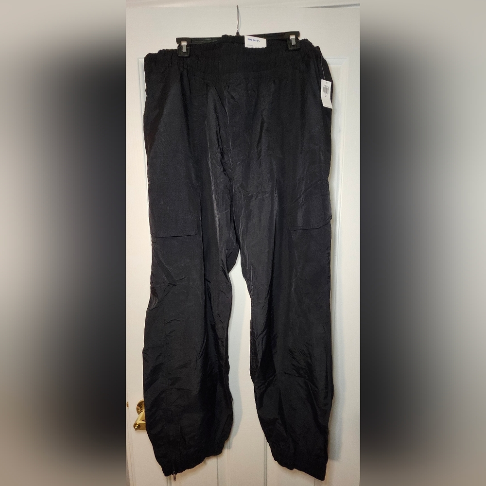 NWT Old Navy High Rise Cargo Jogger Pant